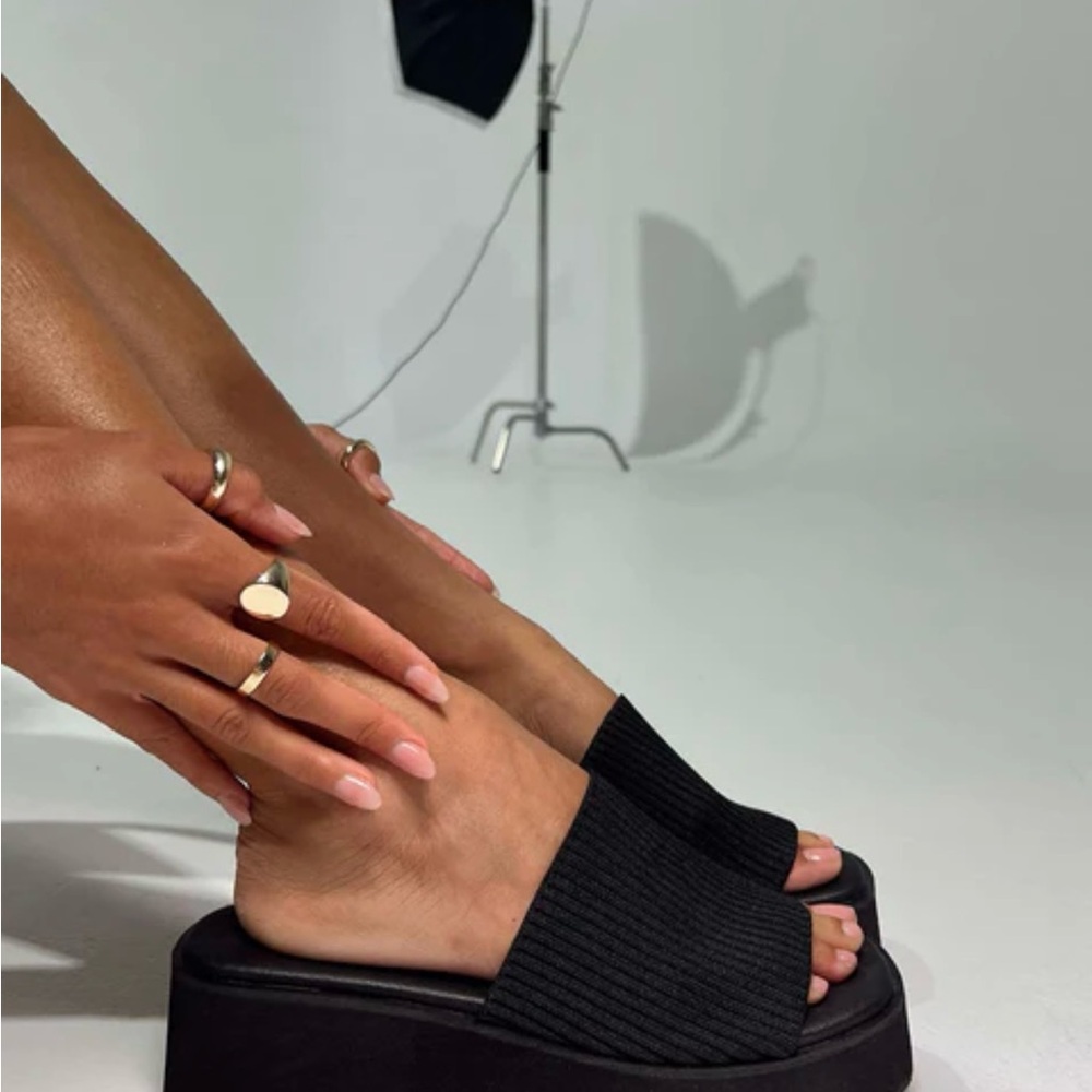 Therapy Nawty Sandals Black